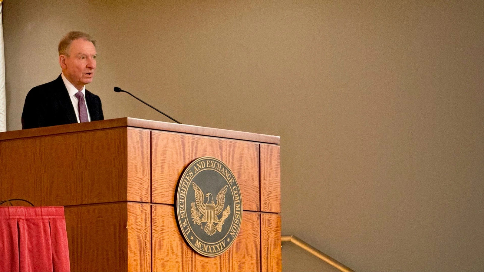 The SEC just ruled that software enabling crypto wallet transactions doesn't qualify as a broker — exempting non-custodial interfaces from mandatory registration requirements.